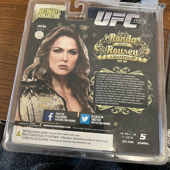 UFC Ultimate Collector Series 14 Ronda Rousey Action Figure - Picture 3 of 3